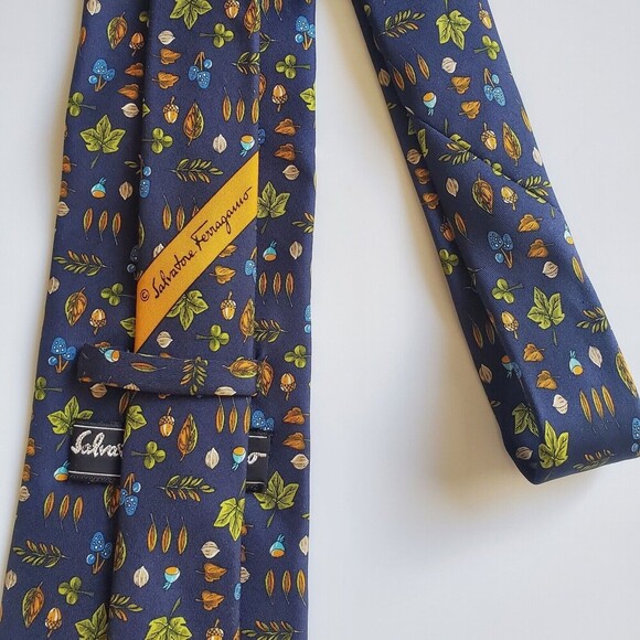 Salvatore Ferragamo 100% Silk Tie Leaves Mushroom Acorn Blue Made in Italy - Picture 8 of 13